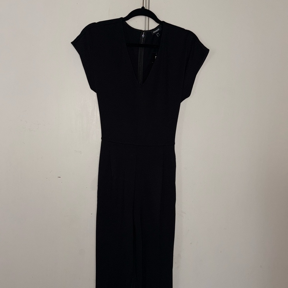 Express Elegant Black V-Neck Jumpsuit